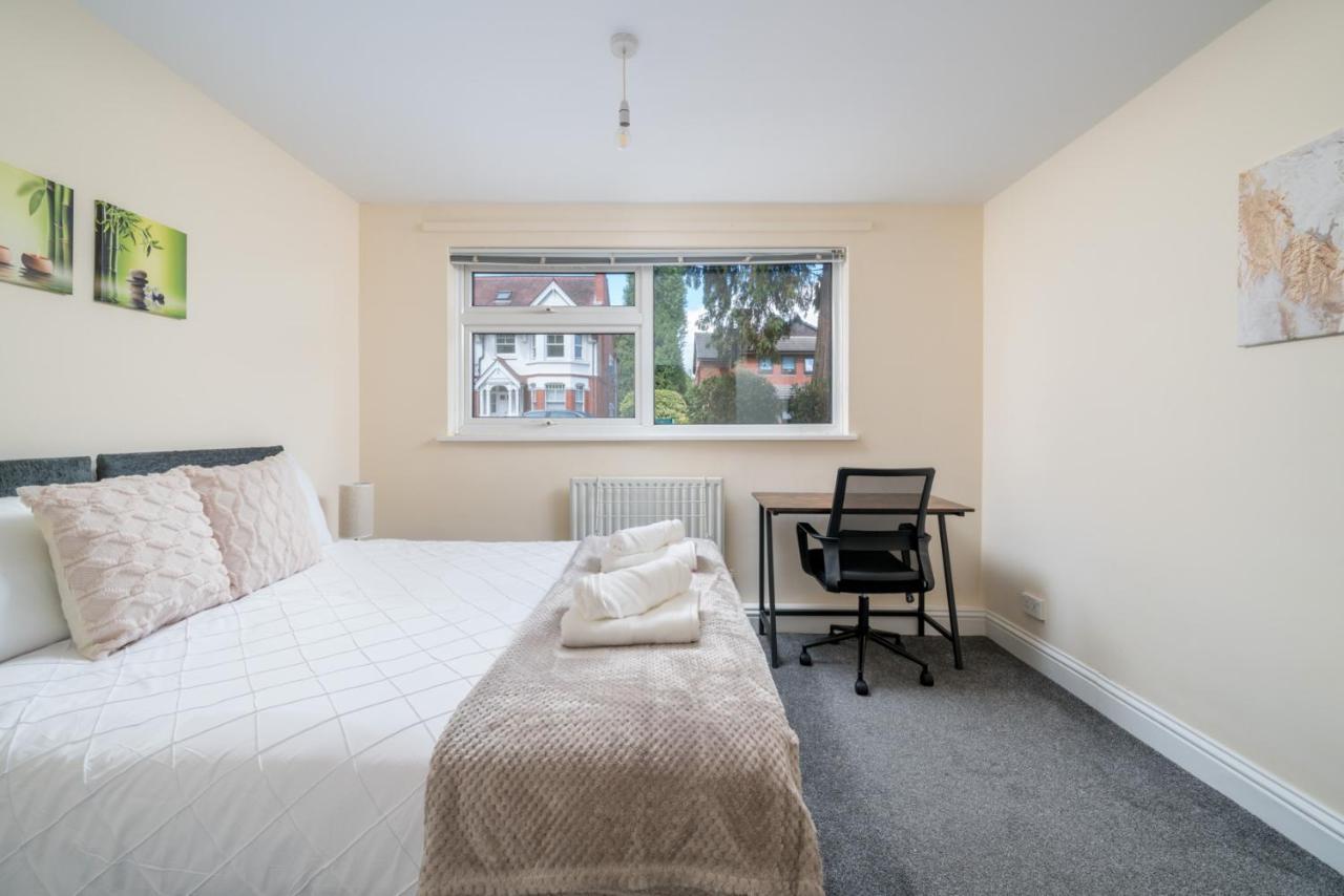 Redhill Surrey 2 Bedroom Pet Friendly Apartment By Sublime Stays Экстерьер фото